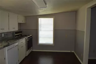 110 Cedar St, Highlands, TX 77562 - Photo 13