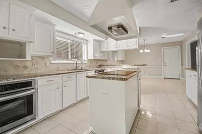 12614 Rocky Hill Drive, Houston, TX 77066 - Photo 7