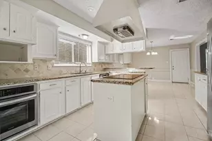 12614 Rocky Hill Dr, Houston, TX 77066 - Photo 7