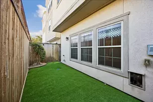 8306 Ginger Oak St, Houston, TX 77055 - Photo 3
