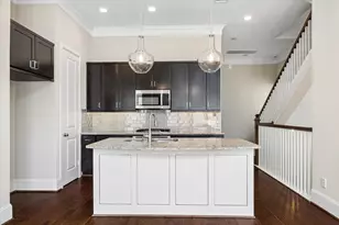 8306 Ginger Oak St, Houston, TX 77055 - Photo 11