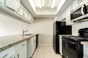 2818 S Bartell Dr, Houston, TX 77054 - Photo 7