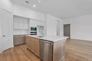 12242 Valencia Blvd, Mont Belvieu, TX 77523 - Photo 15