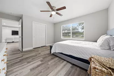 8826 Delilah Street, Houston, TX 77033 - Photo 13