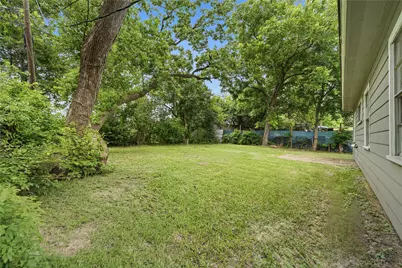 8826 Delilah Street, Houston, TX 77033 - Photo 25
