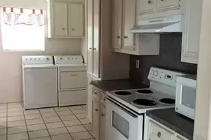 306 Bush Dr, Huntsville, TX 77320 - Photo 9