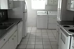 306 Bush Dr, Huntsville, TX 77320 - Photo 7