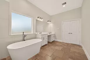 2211 Silverbonnet St, Houston, TX 77055 - Photo 33