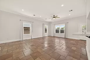 2211 Silverbonnet St, Houston, TX 77055 - Photo 7