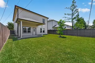 2211 Silverbonnet St, Houston, TX 77055 - Photo 35
