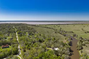 319 Buffalo Trail, Lake Jackson, TX 77566 - Photo 47