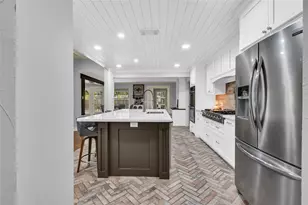 52 Dewberry Ct, Lake Jackson, TX 77566 - Photo 9