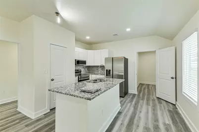 18433 Novarra Drive, Conroe, TX 77306 - Photo 9