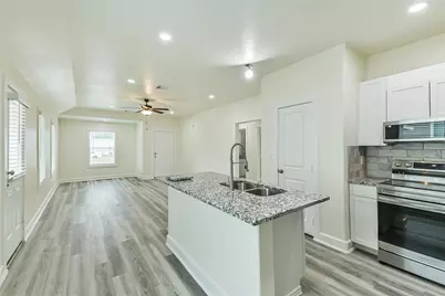 18433 Novarra Drive, Conroe, TX 77306 - Photo 11