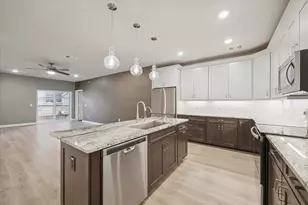 6804 Westview Dr, Houston, TX 77055 - Photo 3