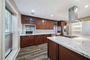 30720 Waller Spring Creek Rd, Waller, TX 77484 - Photo 5