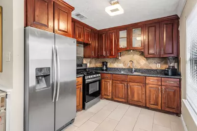 12127 W Marsham Circle, Houston, TX 77066 - Photo 5