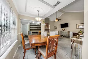 12127 W Marsham Cir, Houston, TX 77066 - Photo 7