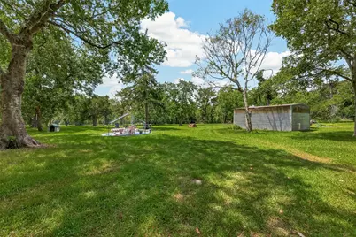1316 N Main Street, Highlands, TX 77562 - Photo 21