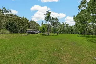 1316 N Main St, Highlands, TX 77562 - Photo 25