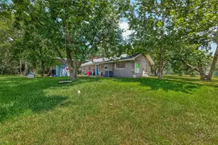 1316 N Main St, Highlands, TX 77562 - Photo 27