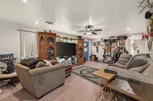 1316 N Main St, Highlands, TX 77562 - Photo 5