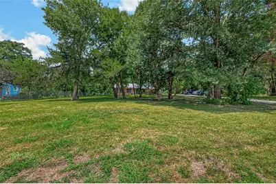 1316 N Main Street, Highlands, TX 77562 - Photo 17