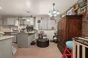 1316 N Main St, Highlands, TX 77562 - Photo 9