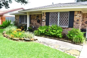 610 E X St, Deer Park, TX 77536 - Photo 3