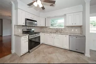 9535 Meadowbriar Ln, Houston, TX 77063 - Photo 9