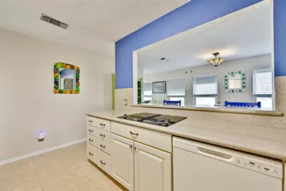 8111 Broadway Street #5, Galveston, TX 77554 - Photo 19