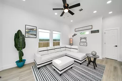 9303 Jutland Road, Houston, TX 77033 - Photo 5