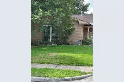 3719 Heatherbrook Drive, Houston, TX 77045 - Photo 13