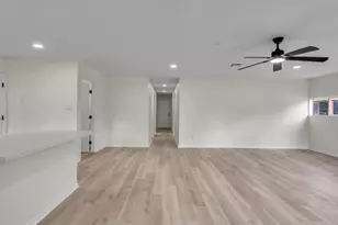 215 Sparkling Water Dr, Huffman, TX 77336 - Photo 5