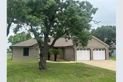 7210 Mikes, Wallis, TX 77485 - Photo 3