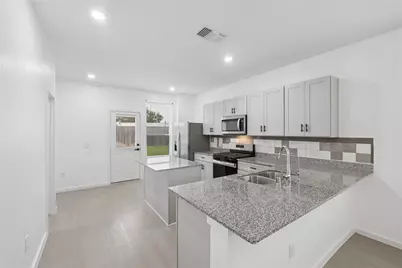 511 Louis Lane, Baytown, TX 77523 - Photo 9