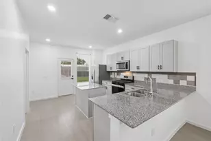 511 Louis Ln, Baytown, TX 77523 - Photo 9