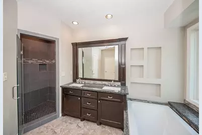 11527 Earley Forest Lane, Houston, TX 77043 - Photo 15