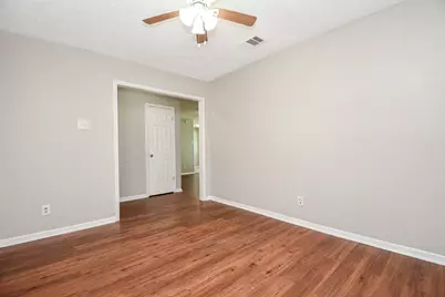 922 Bacliff Drive, Bacliff, TX 77518 - Photo 9