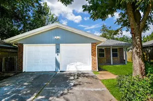 922 Bacliff Dr, Bacliff, TX 77518 - Photo 5