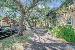 11609 Chimney Rock Rd, Houston, TX 77035 - Photo 19