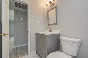 11609 Chimney Rock Rd, Houston, TX 77035 - Photo 9