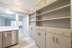 11609 Chimney Rock Rd, Houston, TX 77035 - Photo 15