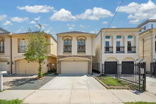 5513 Petty St, Houston, TX 77007 - Photo 1