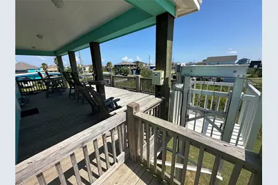 911 S Tinkle Lane, Crystal Beach, TX 77650 - Photo 13