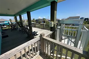 911 S Tinkle Ln, Crystal Beach, TX 77650 - Photo 13