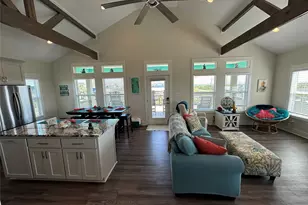 911 S Tinkle Ln, Crystal Beach, TX 77650 - Photo 37