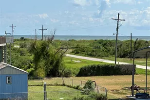 911 S Tinkle Ln, Crystal Beach, TX 77650 - Photo 19