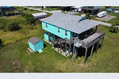 911 S Tinkle Lane, Crystal Beach, TX 77650 - Photo 3