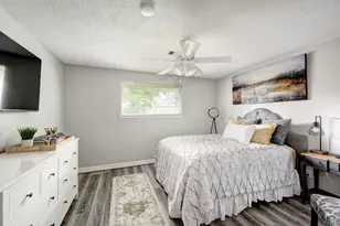 13934 St Marys Ln, Houston, TX 77079 - Photo 15